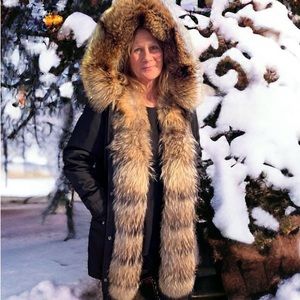 Bergen of Norway Women’s Winter Parka. Size L. Real Fox trim, New, never worn.
